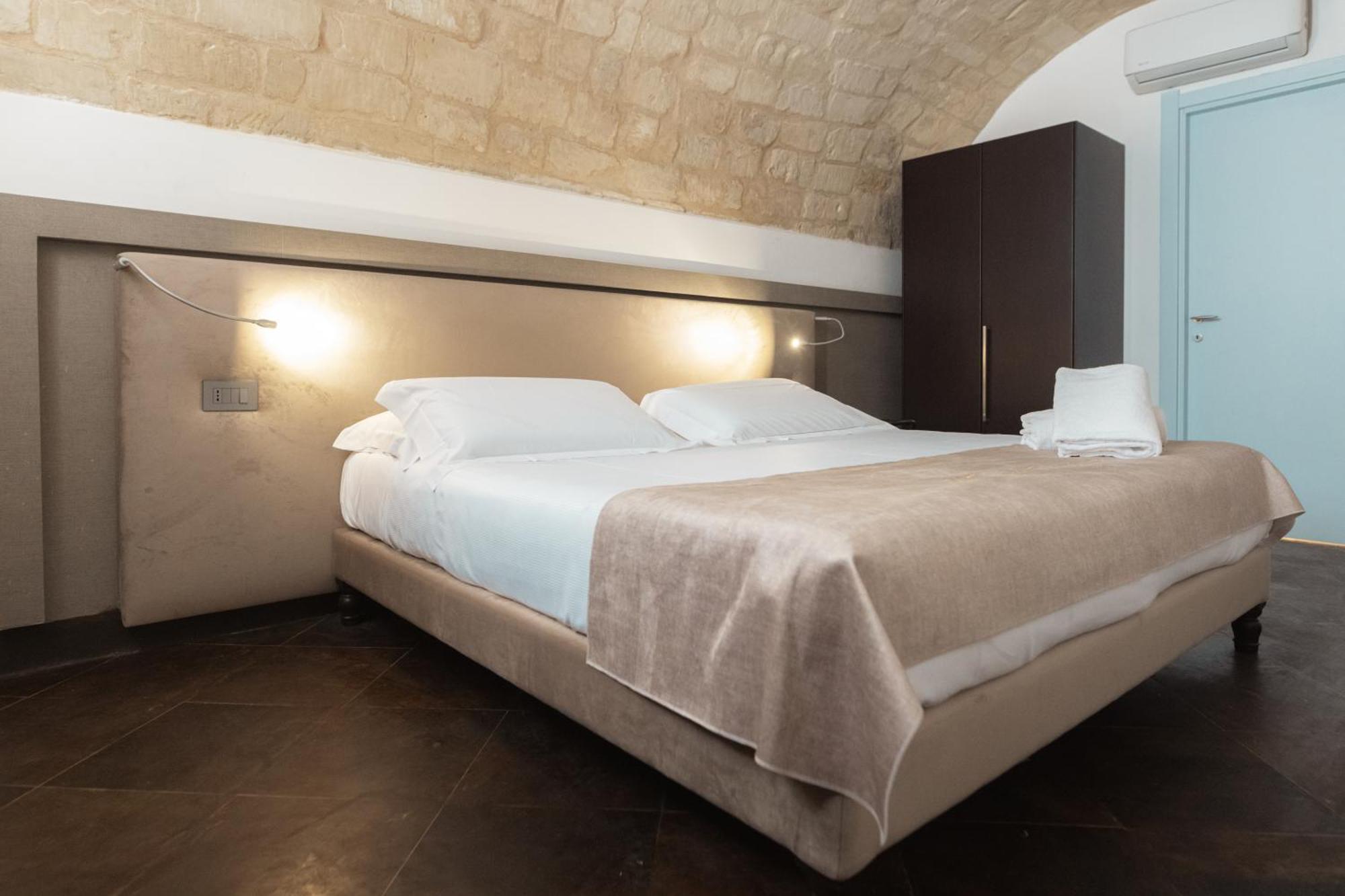 Standard Double Room,1771716860:JPEG
